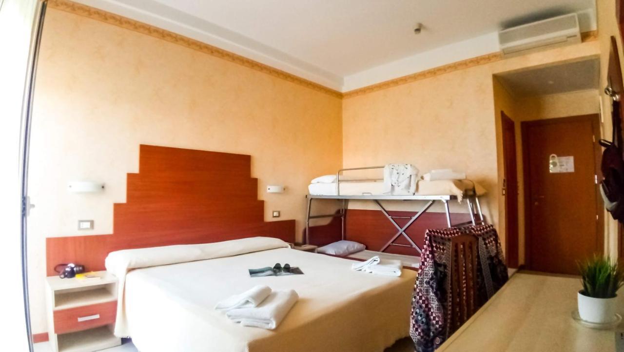 Hotel Condor Milano Marittima Exterior foto